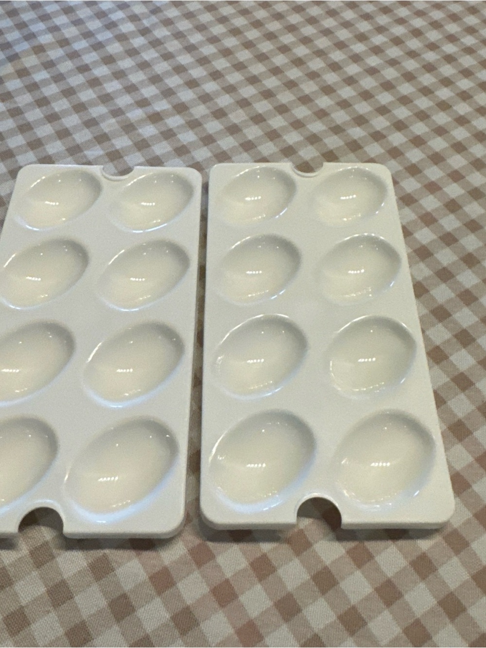 Tupperware egg inserts - Picture 2 of 3